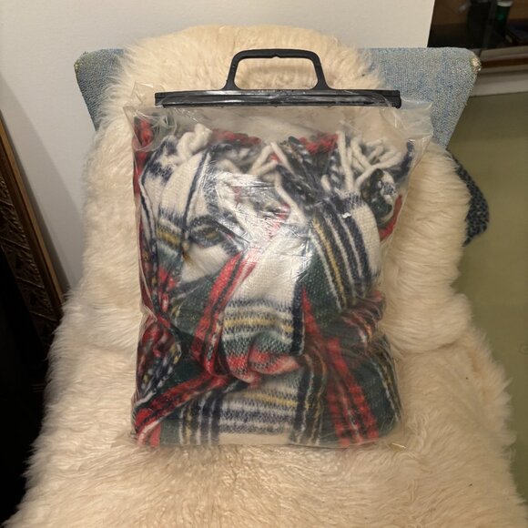 Vintage Plaid Fringed Stadium Blanket, Red White Green Blue 51" x 67" NIB - Picture 6 of 6